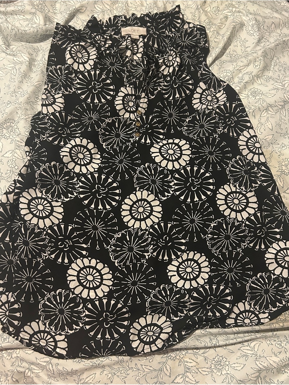 LOFT Black and White Floral Shell Top
